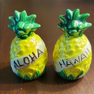 Vintage Hawaiian Pineapple Salt and Pepper Shakers 50’s. Ceramic. Made in Japan